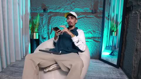 Snapshot of pablo_russoo chatting on March 31, 2026, 2:35 am pablo online show from March 31, 2026, 2:35 am