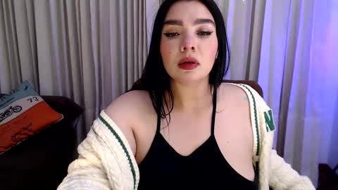 Snapshot of page_girl chatting on November 5, 2025, 2:00 am Page 3 online show from November 5, 2025, 2:00 am