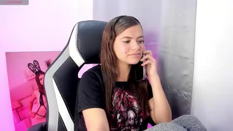 Paige online show from November 25, 2025, 3:17 am