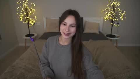 Paige online show from October 7, 2025, 1:19 pm