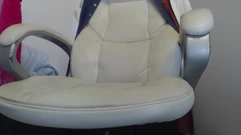 paiperhalliwey online show from December 21, 2024, 8:00 pm