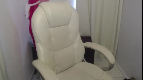 paiperhalliwey online show from March 3, 2025, 7:17 pm