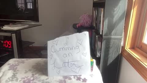 paisleysnowxo online show from March 8, 2025, 6:05 pm