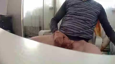 pajero1271 online show from October 13, 2025, 4:01 am