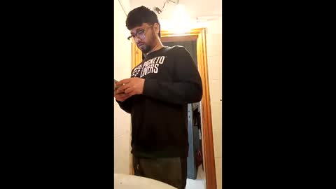 palmal_4 online show from April 14, 2026, 8:26 pm