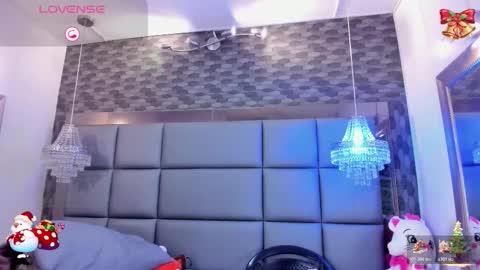 Palmer  online show from December 17, 2025, 10:05 pm