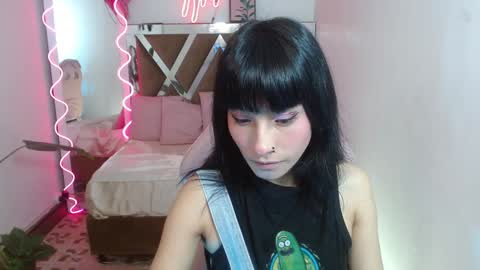 palmerfox_tay online show from January 29, 2025, 11:41 am