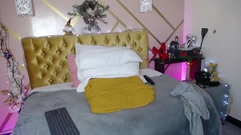 Paloma  online show from December 12, 2024, 1:06 pm