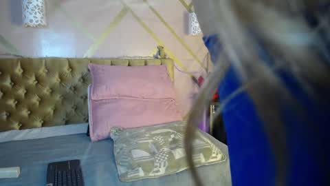 Paloma  online show from January 15, 2025, 5:19 am