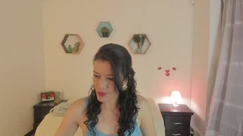 Paloma  online show from April 23, 2026, 8:44 pm