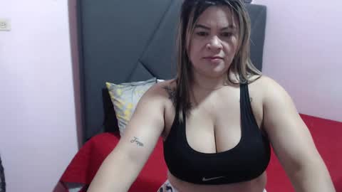 Snapshot of pamela_echeverria chatting on October 2, 2025, 10:22 am pamela_echeverria online show from October 2, 2025, 10:22 am