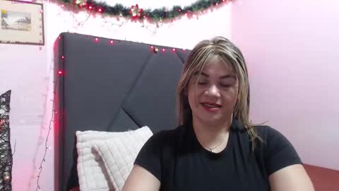 pamela_echeverria online show from December 3, 2025, 10:24 am