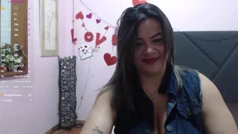pamela_echeverria online show from April 29, 2026, 11:14 am