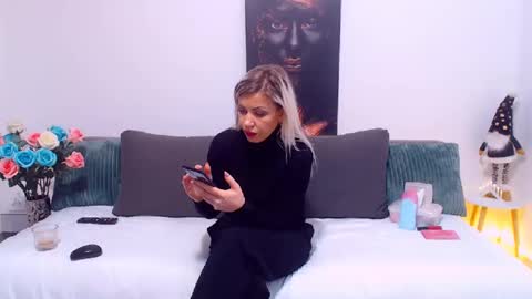 Snapshot of pamela_issy chatting on January 24, 2025, 3:45 pm PAMEL ISSY online show from January 24, 2025, 3:45 pm