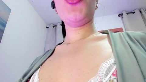 Snapshot of pamela_rosal chatting on December 29, 2024, 12:20 am Pamela online show from December 29, 2024, 12:20 am