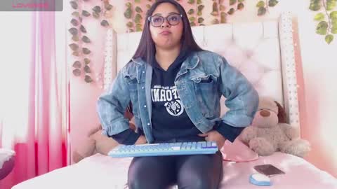 Snapshot of pamelaa01_ chatting on October 23, 2025, 9:24 pm PAMELA online show from October 23, 2025, 9:24 pm