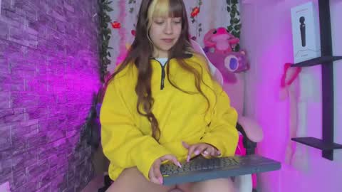 pamelajhonsom online show from December 22, 2024, 5:56 am