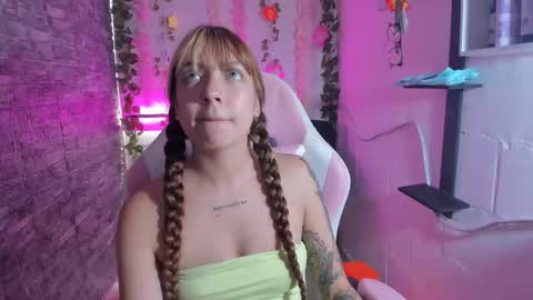 pamelajhonsom online show from October 22, 2025, 4:07 pm