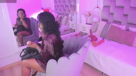 Snapshot of pamelamendez_ chatting on January 20, 2025, 3:37 am Pamela online show from January 20, 2025, 3:37 am
