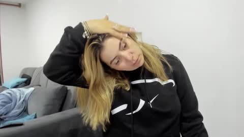 PAMELA QUEEN online show from September 30, 2025, 2:16 am