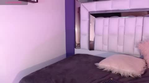 Snapshot of pamelasimpson chatting on February 4, 2025, 6:46 am Pamela online show from February 4, 2025, 6:46 am