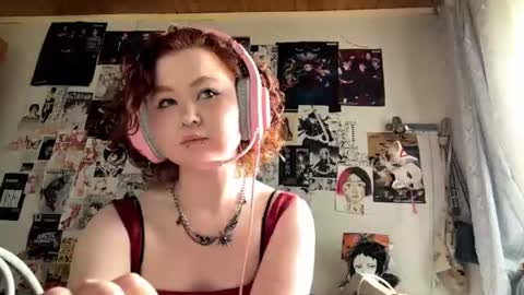 Snapshot of pamelianaputi chatting on June 17, 2026, 12:40 pm I am Lillary ntmu online show from June 17, 2026, 12:40 pm