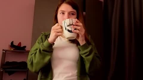 Snapshot of pamilarakestraw chatting on October 19, 2025, 10:10 pm daniella online show from October 19, 2025, 10:10 pm