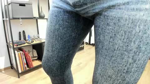 pampersandspanking online show from April 6, 2026, 5:08 am