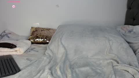 Pamela online show from September 9, 2025, 6:51 pm