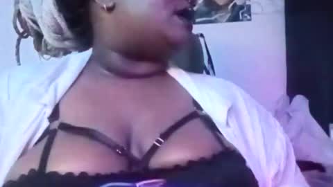 Snapshot of pandamami chatting on February 14, 2025, 3:00 am pandamami online show from February 14, 2025, 3:00 am