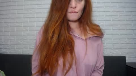 Snapshot of pandora_best chatting on February 9, 2025, 8:11 am Lolo online show from February 9, 2025, 8:11 am