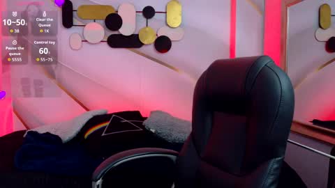 Pamela online show from May 6, 2026, 7:19 pm