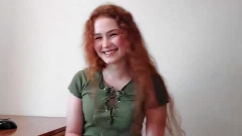 Snapshot of pandorabrockell chatting on October 19, 2025, 10:16 am Mia online show from October 19, 2025, 10:16 am