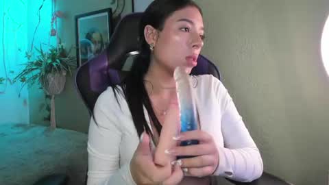 Ana Laura online show from June 24, 2026, 4:55 am