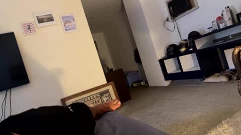 Alone online show from October 15, 2025, 7:14 pm