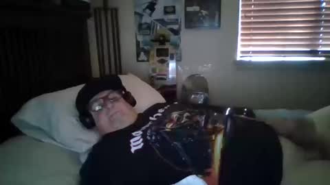 Snapshot of panos678442 chatting on October 16, 2025, 2:29 pm panos online show from October 16, 2025, 2:29 pm