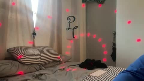 PantsLessTraveler online show from April 27, 2026, 1:09 pm