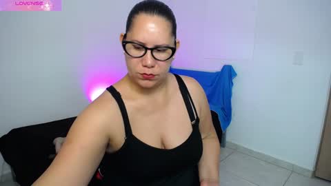 paola online show from February 6, 2025, 7:02 am