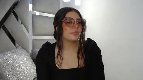 Paola Lyon online show from December 4, 2024, 7:23 pm