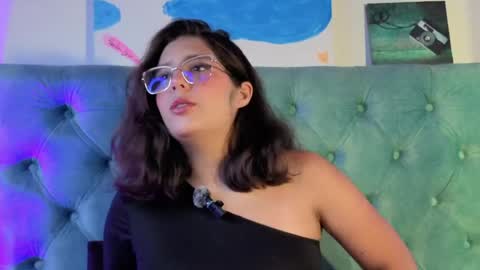 Paola Lyon online show from May 6, 2026, 5:51 pm