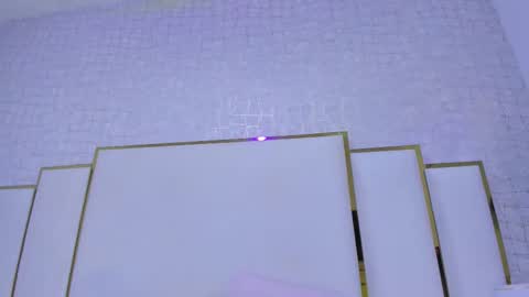 Paola  online show from November 9, 2025, 11:30 am