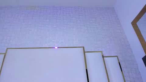 Paola  online show from December 5, 2025, 10:46 am