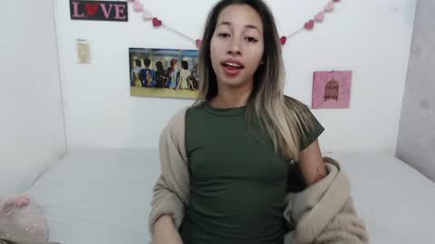 Paola online show from December 7, 2024, 2:57 pm