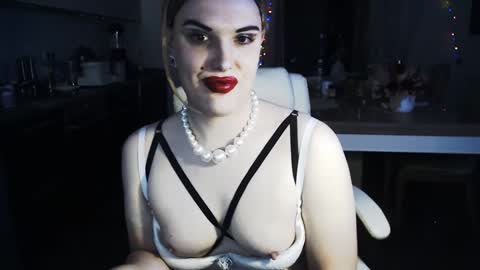 Sarina Williams online show from December 6, 2024, 2:38 pm