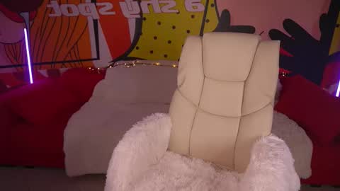 Lia online show from September 20, 2025, 7:20 am