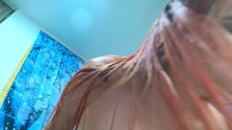 Paola online show from December 18, 2025, 3:56 am