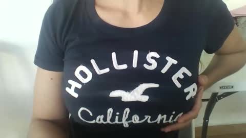 Snapshot of paolamz10 chatting on February 11, 2026, 11:43 pm paolamz10 online show from February 11, 2026, 11:43 pm