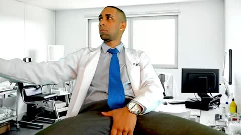 Snapshot of paolo_johnson chatting on February 7, 2025, 11:23 am Paolo online show from February 7, 2025, 11:23 am