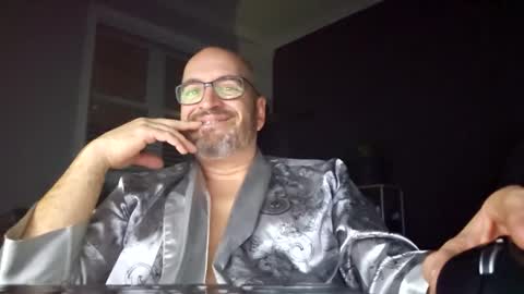 Snapshot of papi1979 chatting on December 30, 2024, 4:20 am Papi online show from December 30, 2024, 4:20 am