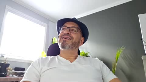 Snapshot of papi1979 chatting on January 2, 2025, 2:35 pm Papi online show from January 2, 2025, 2:35 pm